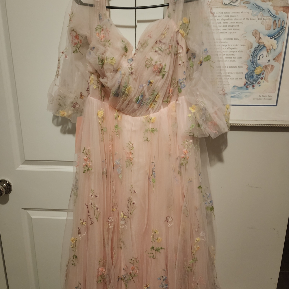 Floral Embroidered Tea Party Dress in Soft Pink